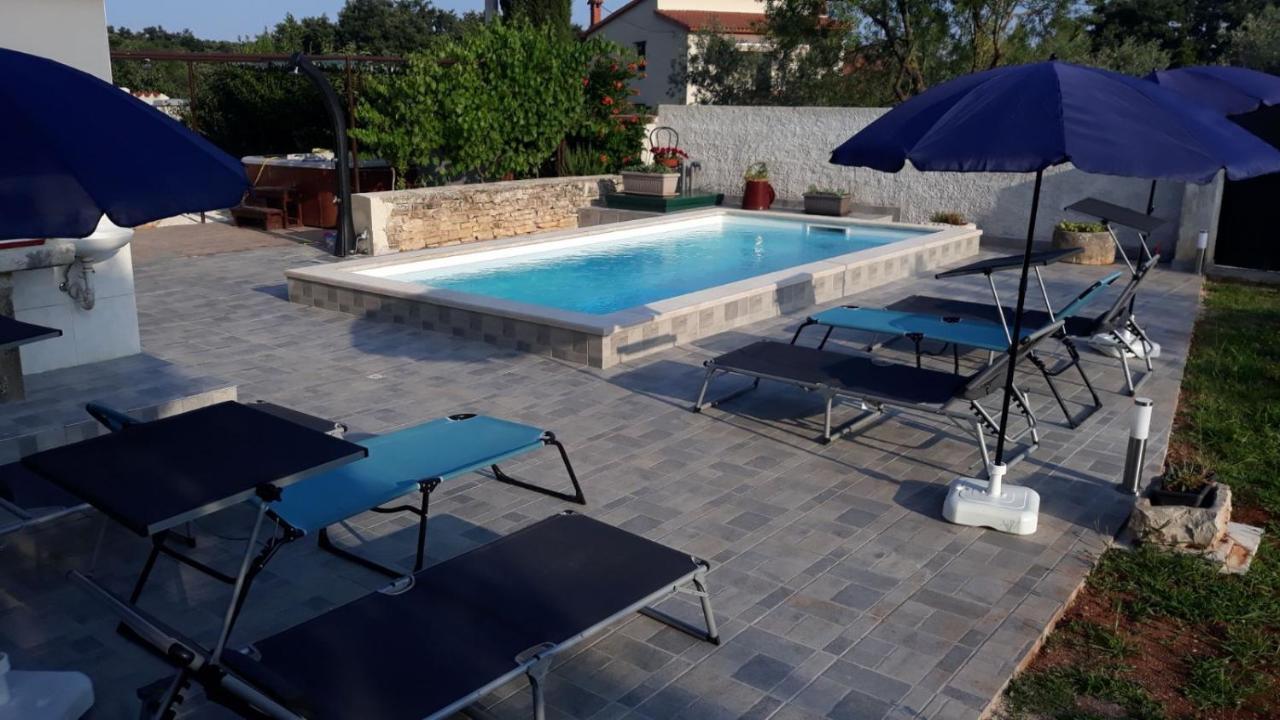 Holiday Home Dioniza Vodnjan Εξωτερικό φωτογραφία